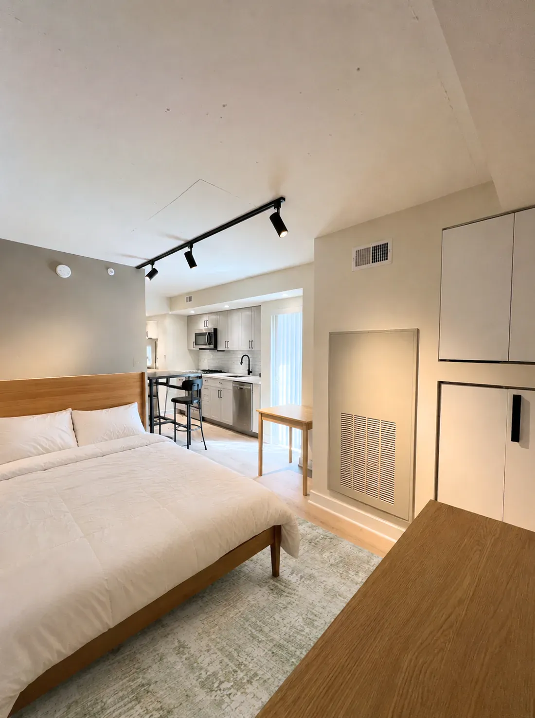 Furnished studio B6 residence at The Ranstead.